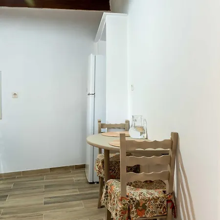 House Rachati Ζαρός